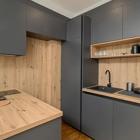 Royal Premium By Vucko